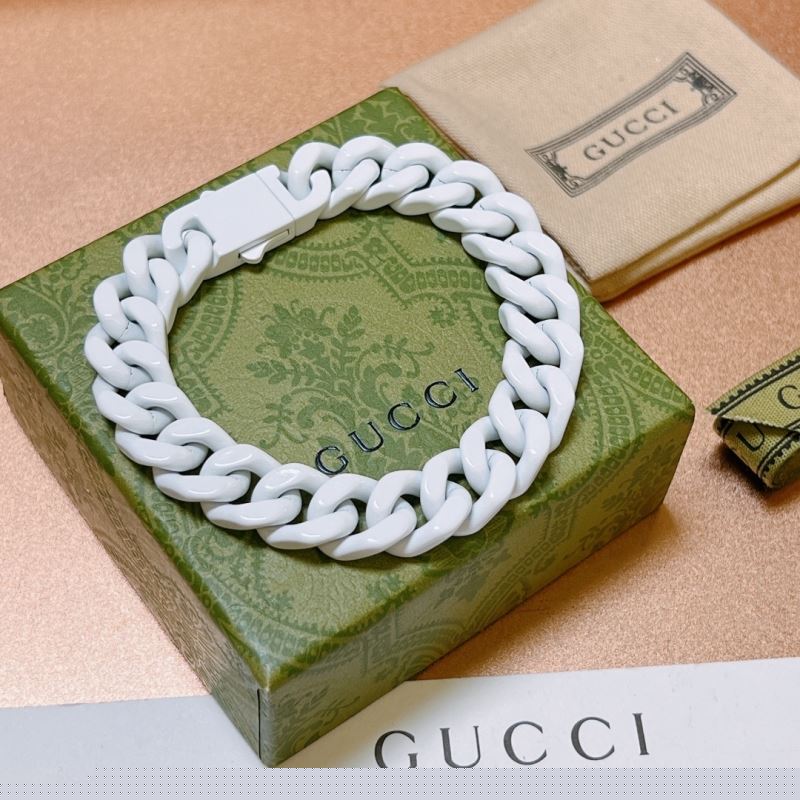 G*u*i bracelets